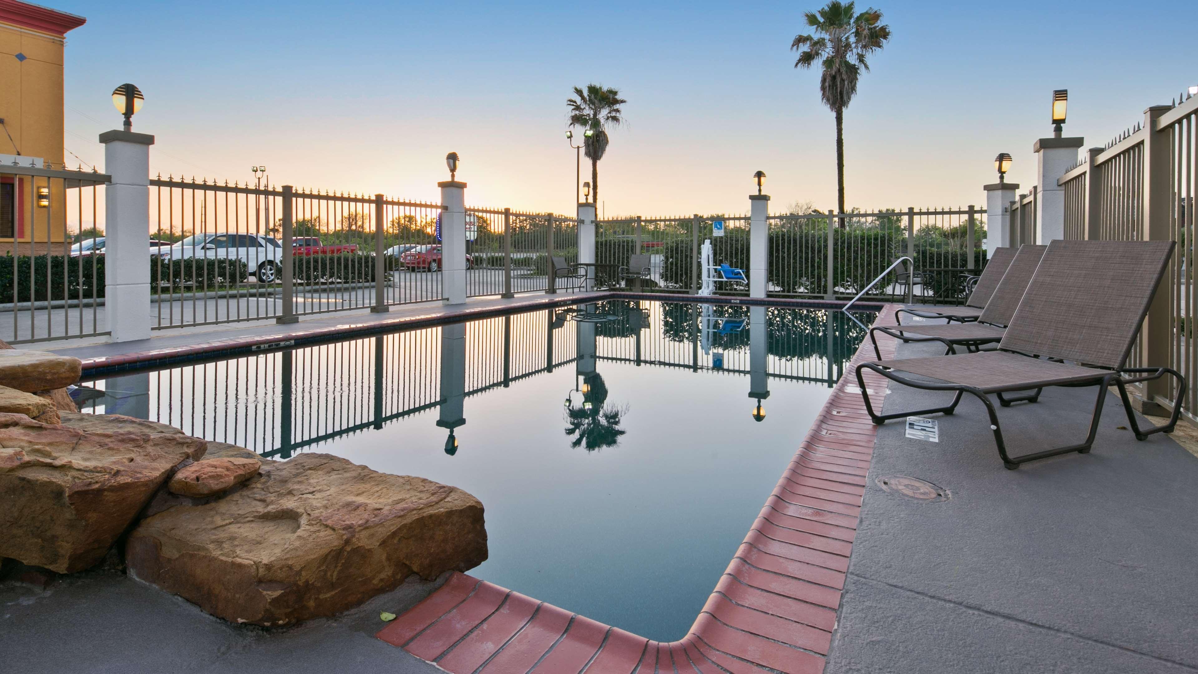 Best Western Dayton Inn & Suites Bagian luar foto
