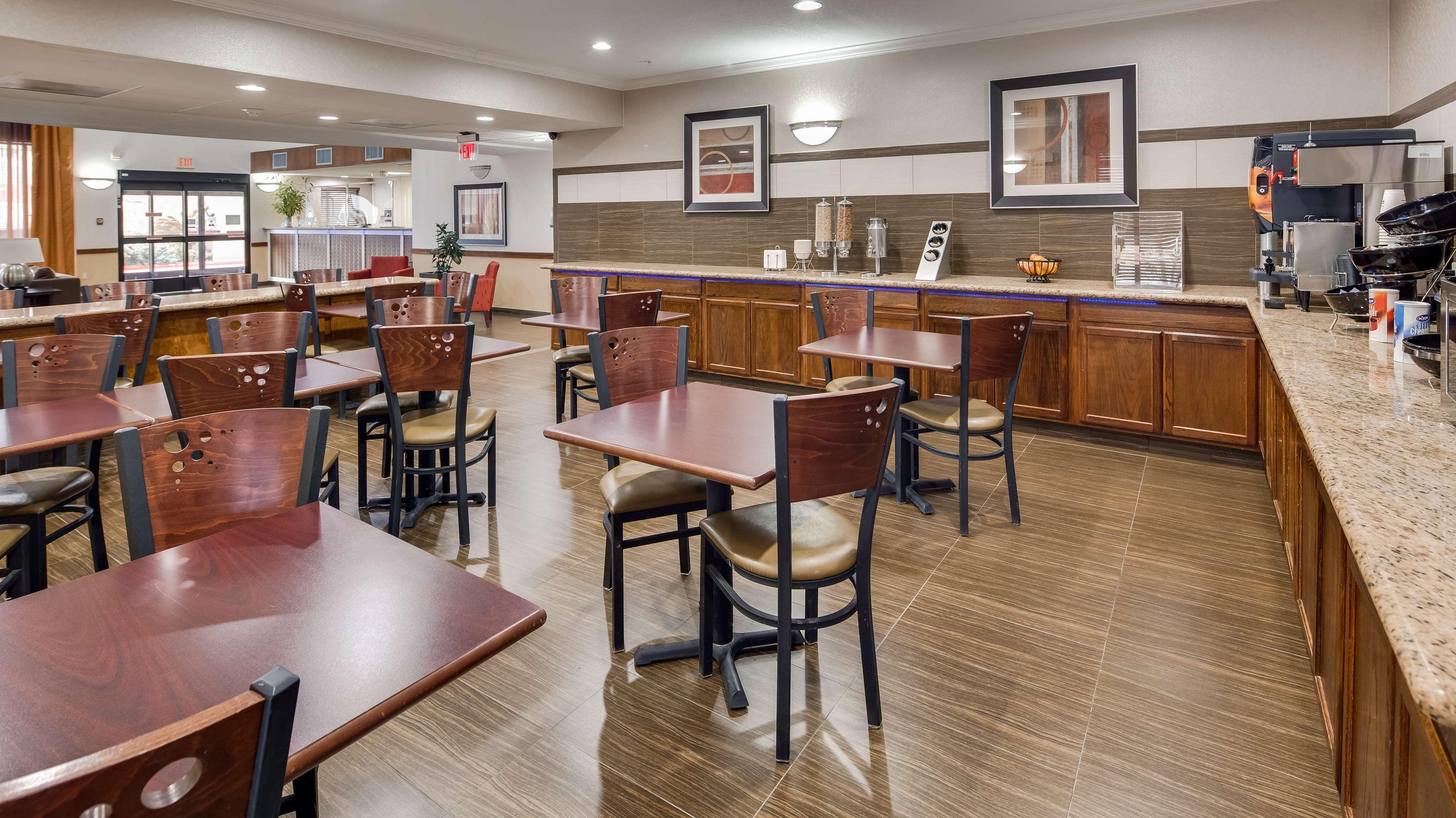 Best Western Dayton Inn & Suites Bagian luar foto